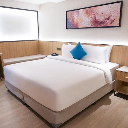 Transit By Encalm - Nap And Shower Shamshabad Buitenkant foto